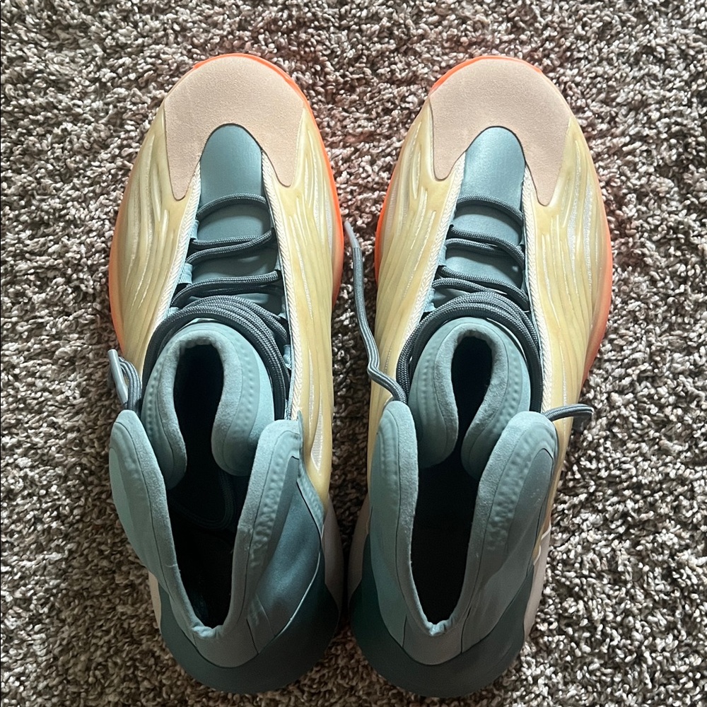 Adidas Yeezy Quantum Hi-Res Coral - Picture 4 of 7